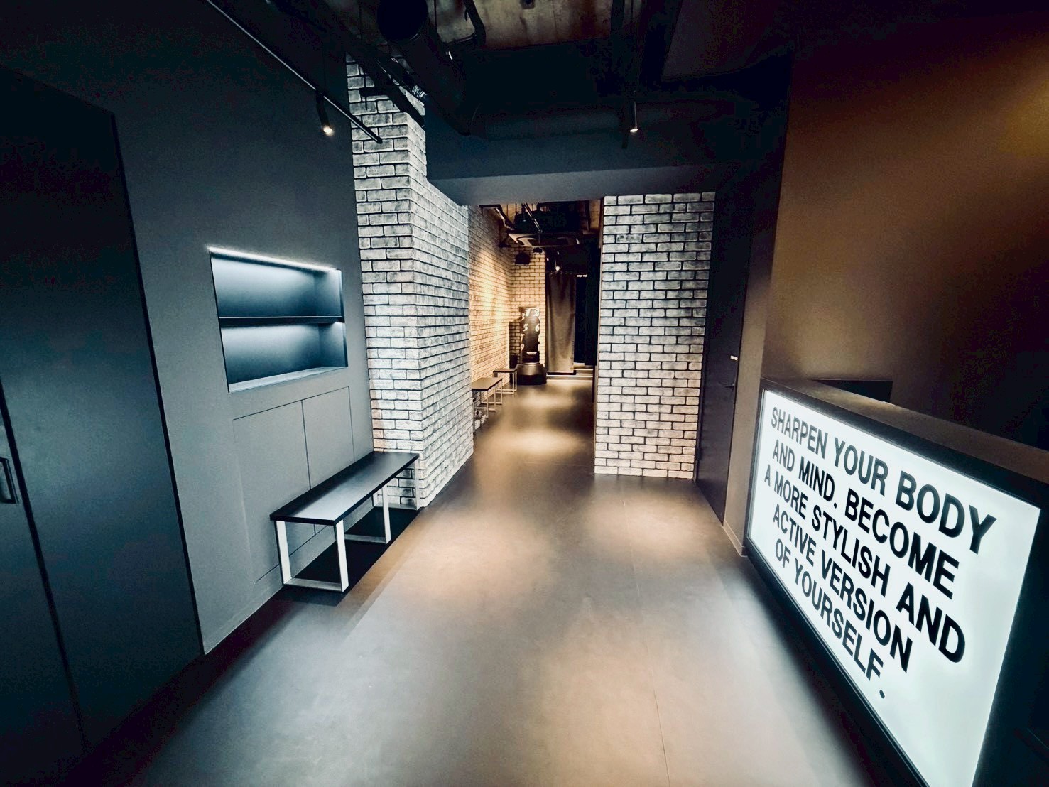 藤沢店｜暗闇キックボクシング – BurnesStyle（バーネススタイル）